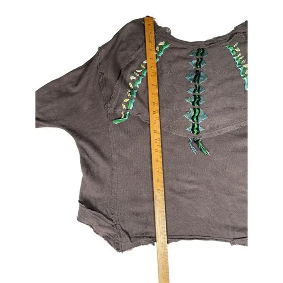 Free People Waffle Knit Pullover Embroidered Boho Destroyed Top OVERSIZED Sz XS - Picture 7 of 8